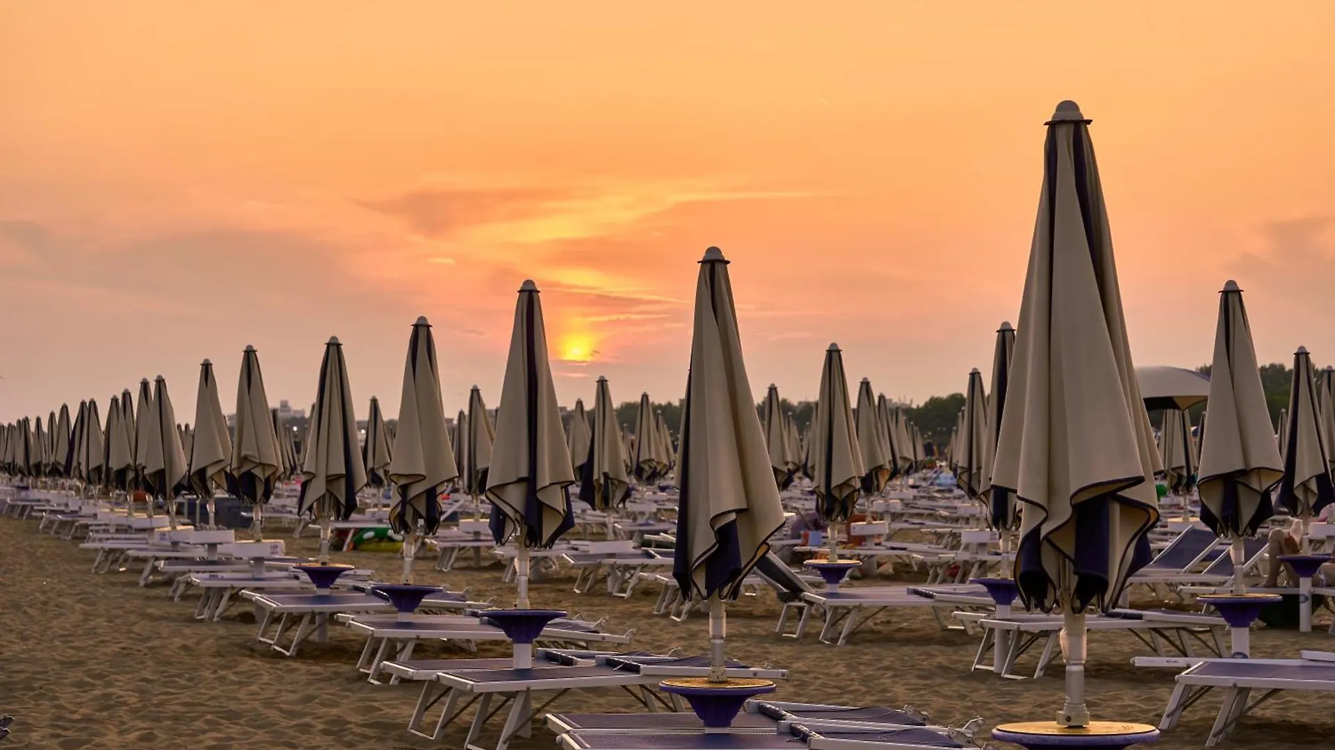 Luminous Flat With Balcony - Beahost Apartment Bibione