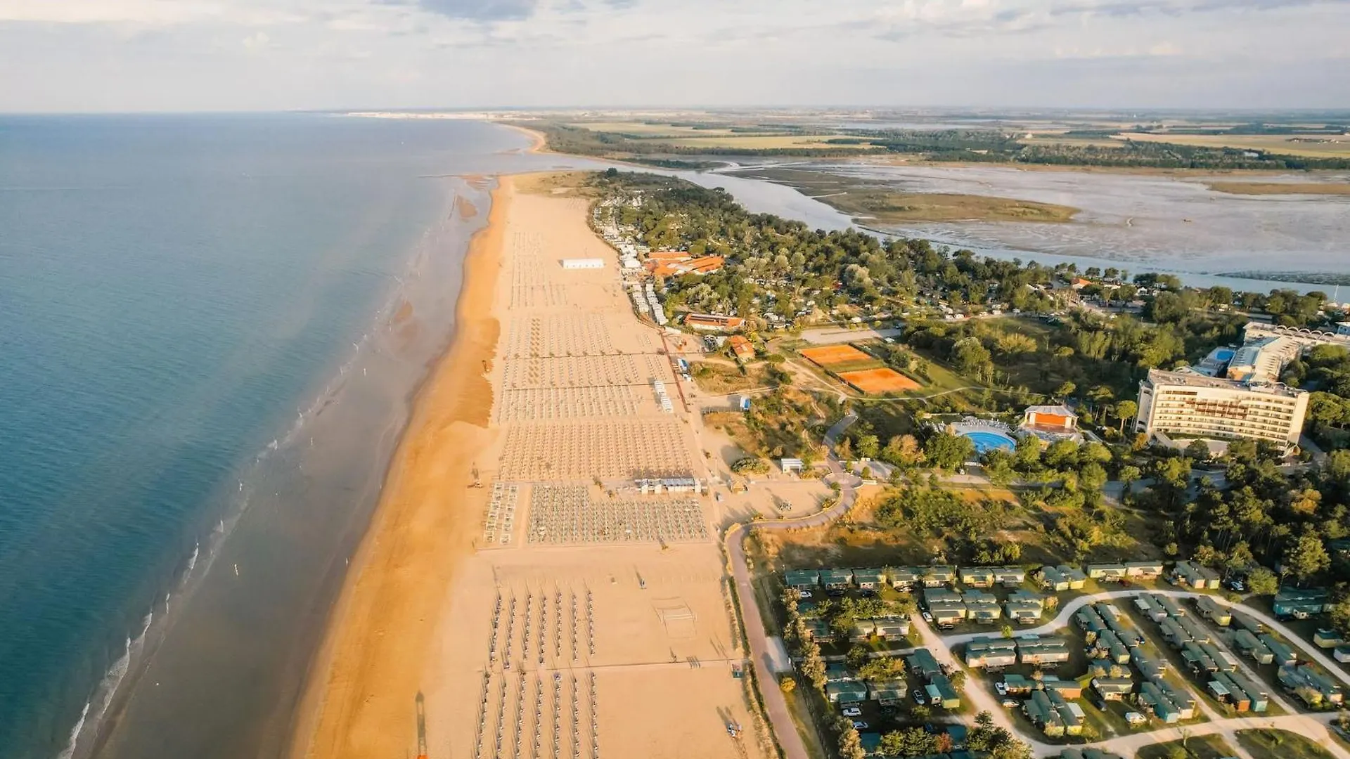 Luminous Flat With Balcony - Beahost Apartment Bibione